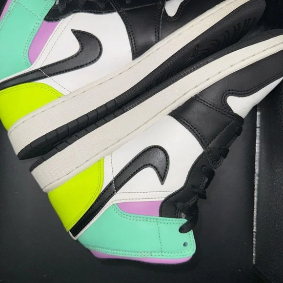 Jordan Kids Sneakers in Black, White, and Green - Picture 7 of 10